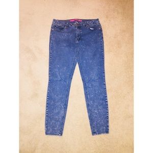 Bleach spot jeans 🌎